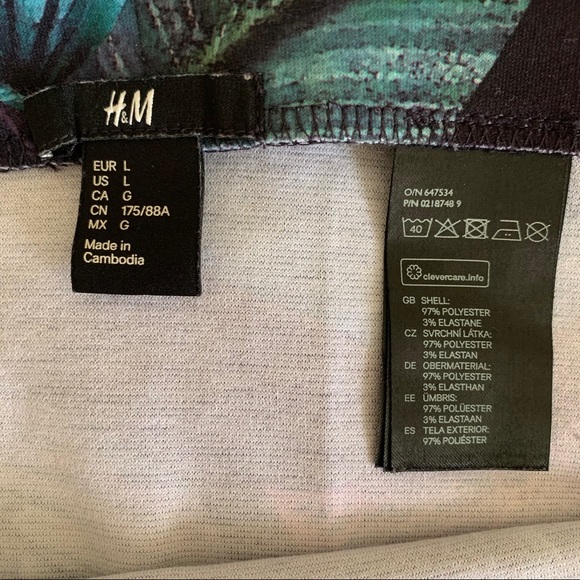 H&M Tropical Mini Skirt - Picture 2 of 3